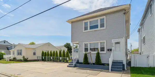 110 E 24th Avenue