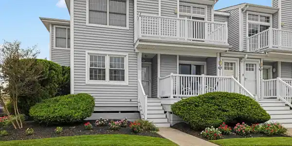 400 E Marina Court