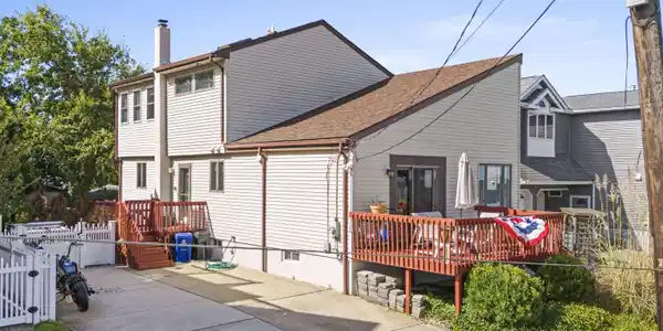 2 Fernwood Road