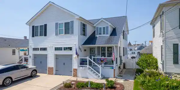 124 W Palm Road