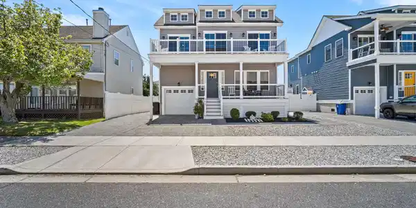302 E 13th Avenue