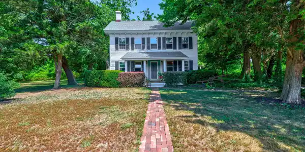 1087 Shunpike Road