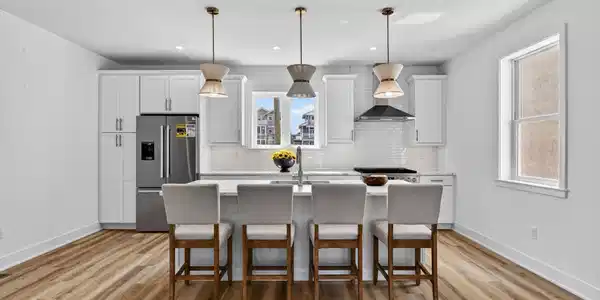 Image 3: Kitchen