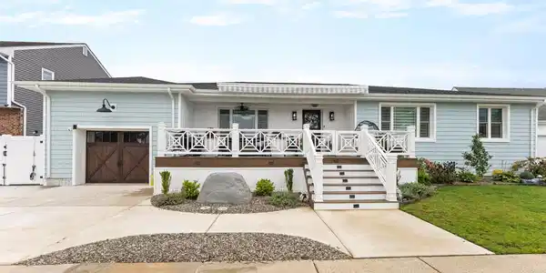 105 W Jefferson Avenue