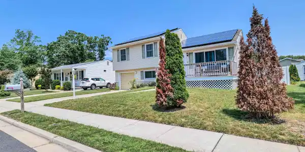 319 Roseann Avenue