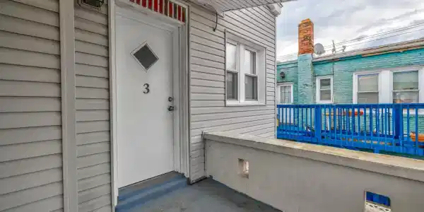 152 E Davis Avenue