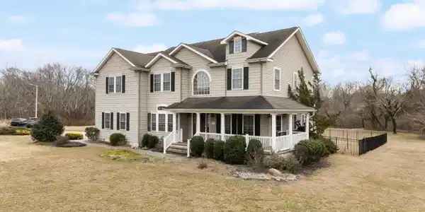 7 Bottle Creek Drive