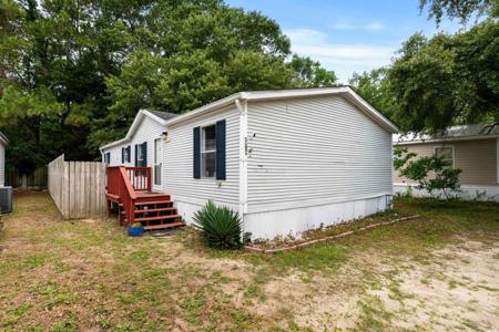 561 Surfwind Dr. W
