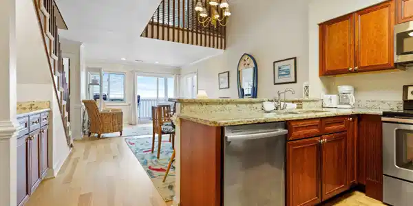 Image 2: Kitchen with appliances with stainless steel finis Image 2: Kitchen with appliances with stainless steel finis