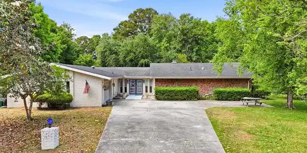 1932 Sandpiper Ln.