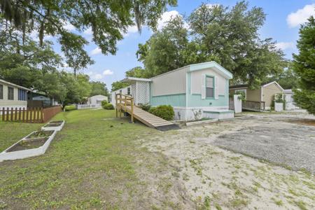 136 Crooked Island Circle