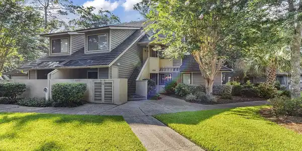 404 Melrose Pl.