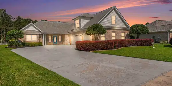 3673 Kingsley Dr.