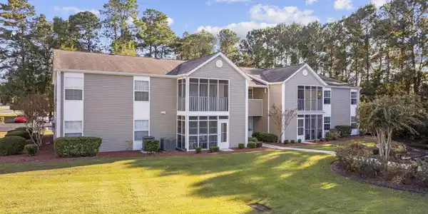 1915 Bent Grass Dr.