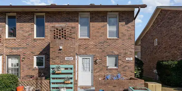 405 Garden Dr.