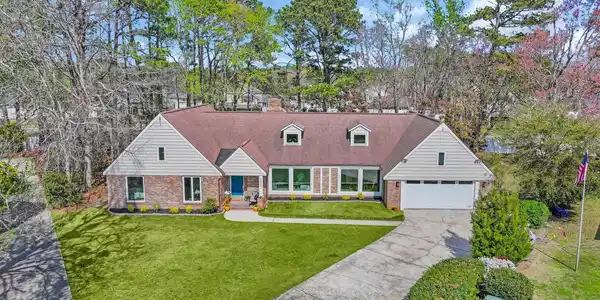 1625 Deer Park Ln.