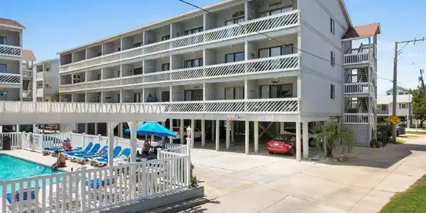 627 N Waccamaw Dr.