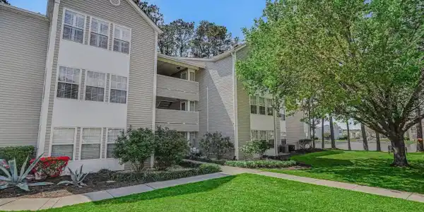 140-I Spanish Oak Ct.