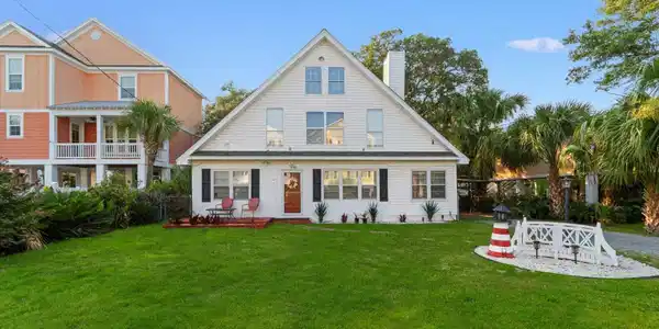 114 Pinewood Dr. N