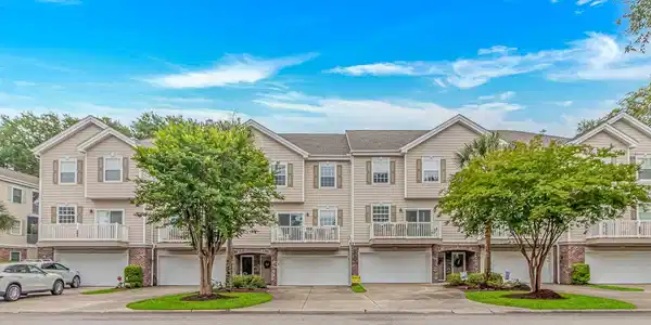 601 Hillside Dr. N