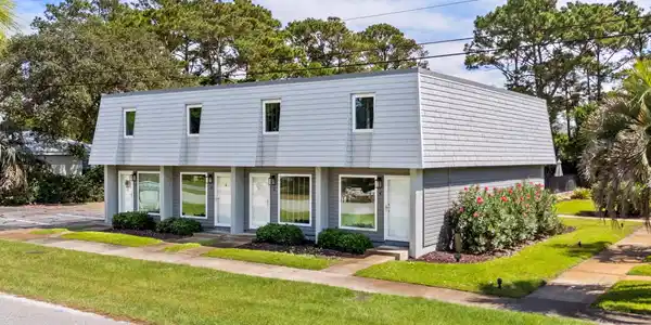 1621 Edge Dr.