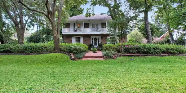 407 Arcadian Dr.