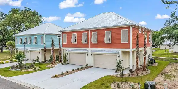 77 Hallandale Lane