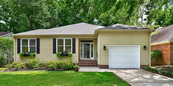 41 Redwing Ct.