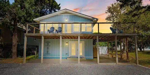 4606 Surf St.