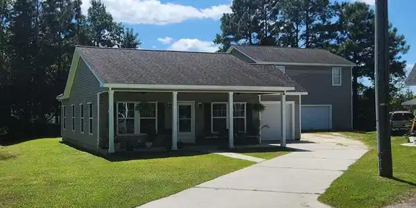 821 Cedar St.
