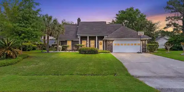 102 Ashley River Rd.