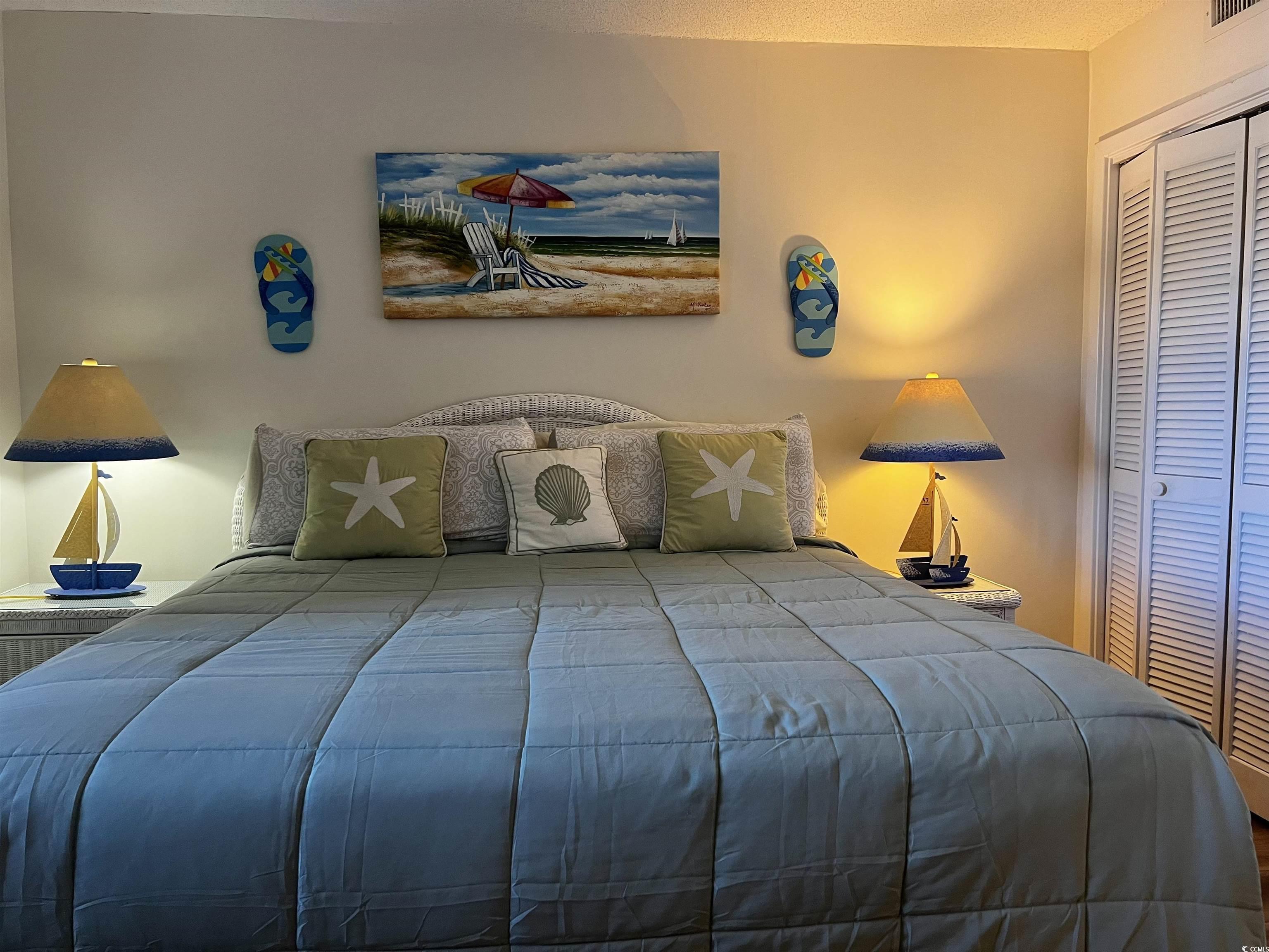 Image 3: Bedroom featuring adjoining bath Image 3: Bedroom featuring adjoining bath