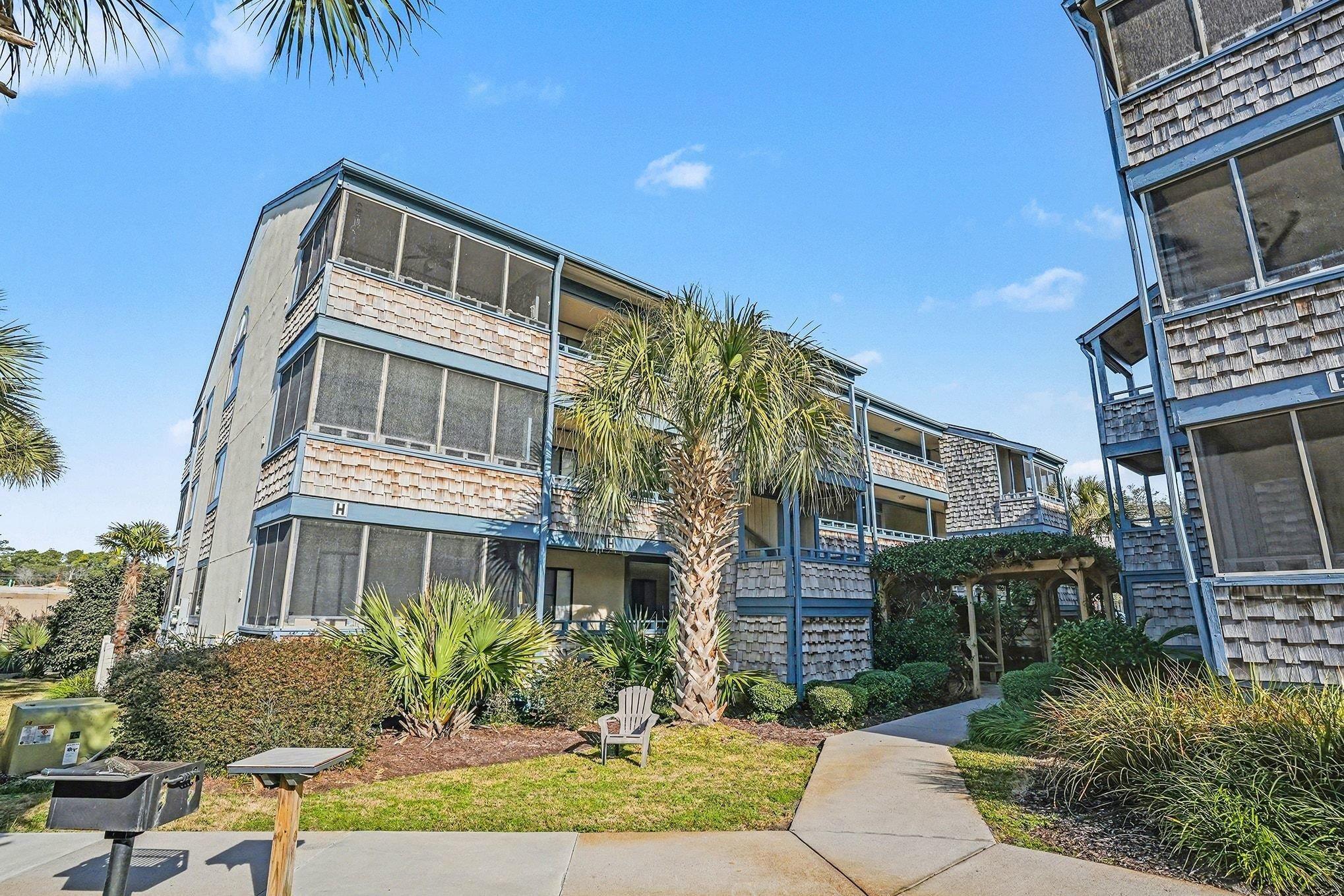 Image 1: View of apartment building / complex Image 1: View of apartment building / complex