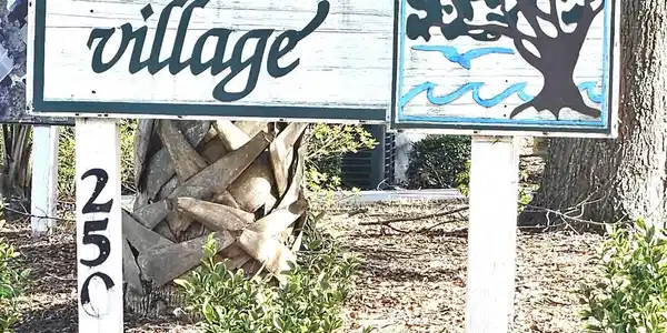 Image 3: View of community / neighborhood sign