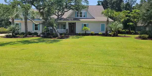 1302 Holloway Circle