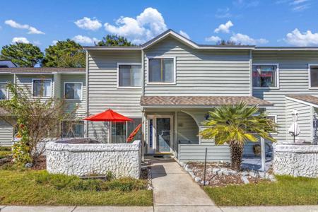 86 Shadow Moss Pl.