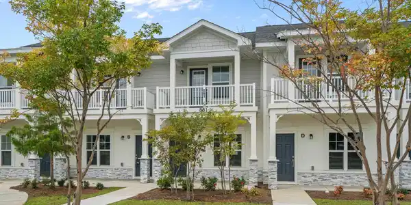 850 Maxine Ct.