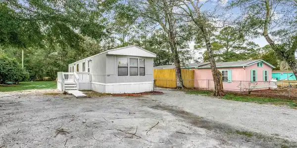 1309 Seagull Blvd.