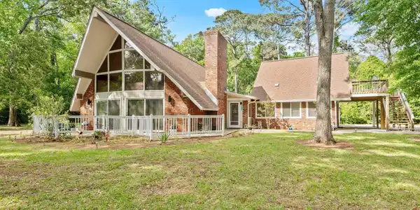 206 Dogwood Dr.