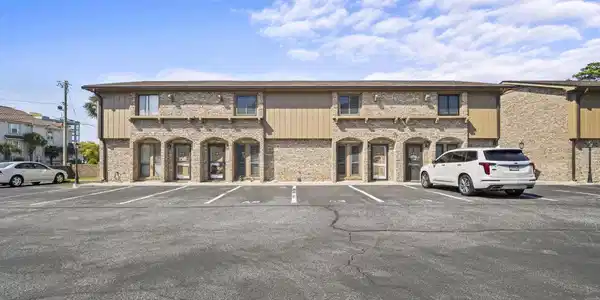 405 Hillside Dr. N