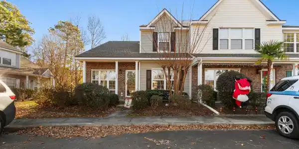 964 Palisade Circle