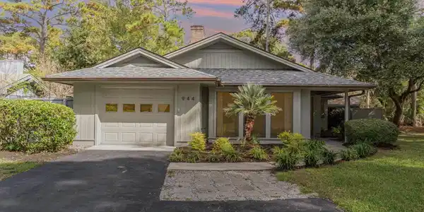 944 Cedarwood Circle