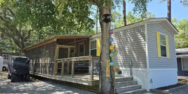 370 W Canal St.