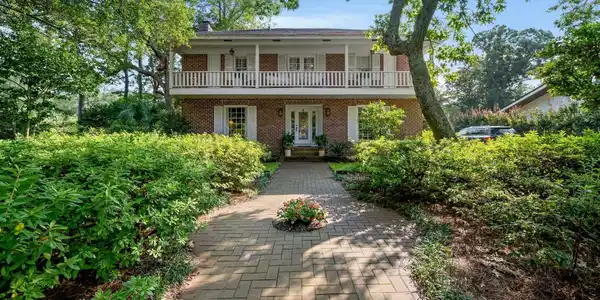 407 Arcadian Dr.