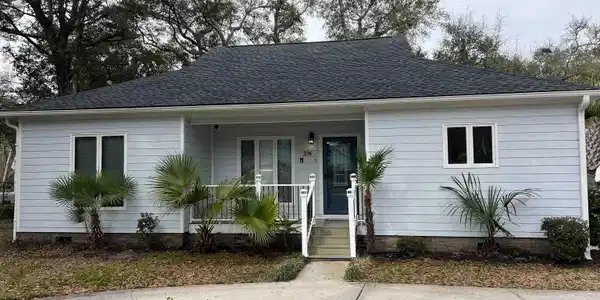 308 Oak Dr. S
