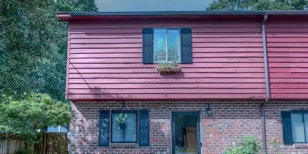 633 Sparrow Dr.