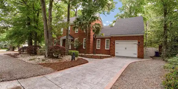 618 6th Ave. N
