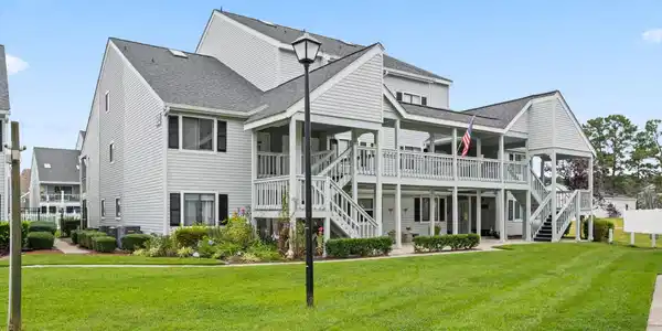 1880 Auburn Ln.