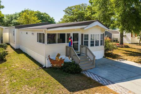 5400 Little River Neck Rd.