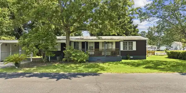 728 Garden Lake Dr.